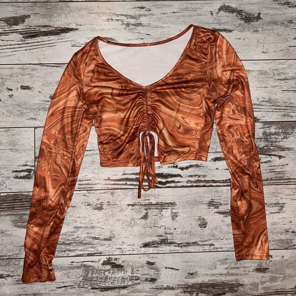 Cropped orange shirt size small